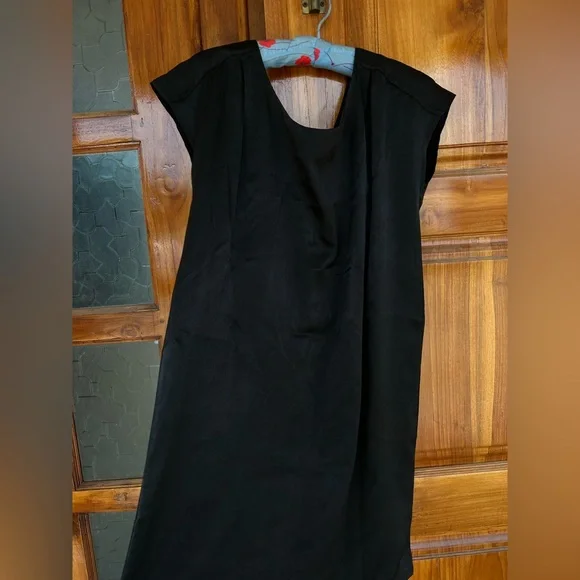 Black shirt dress loose fit. Used. Size medium - Picture 3 of 4